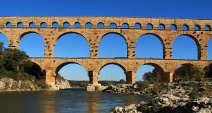 Pont du Gard.jpg